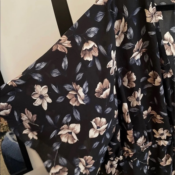 TORRID BABYDOLL BLOUSE 3x - Picture 3 of 7